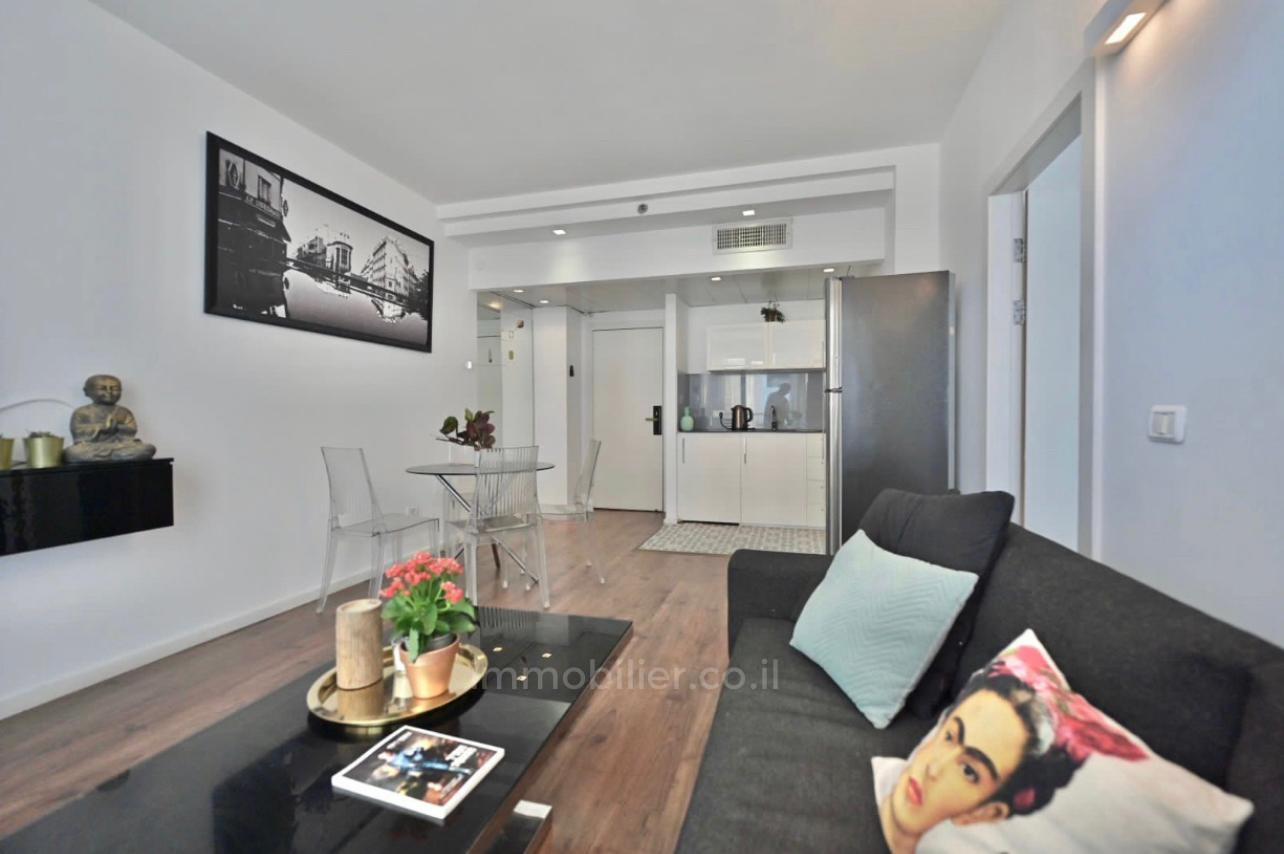 Appartement 2 pièces  Tel Aviv 1ere ligne mer 457-IBL-1159