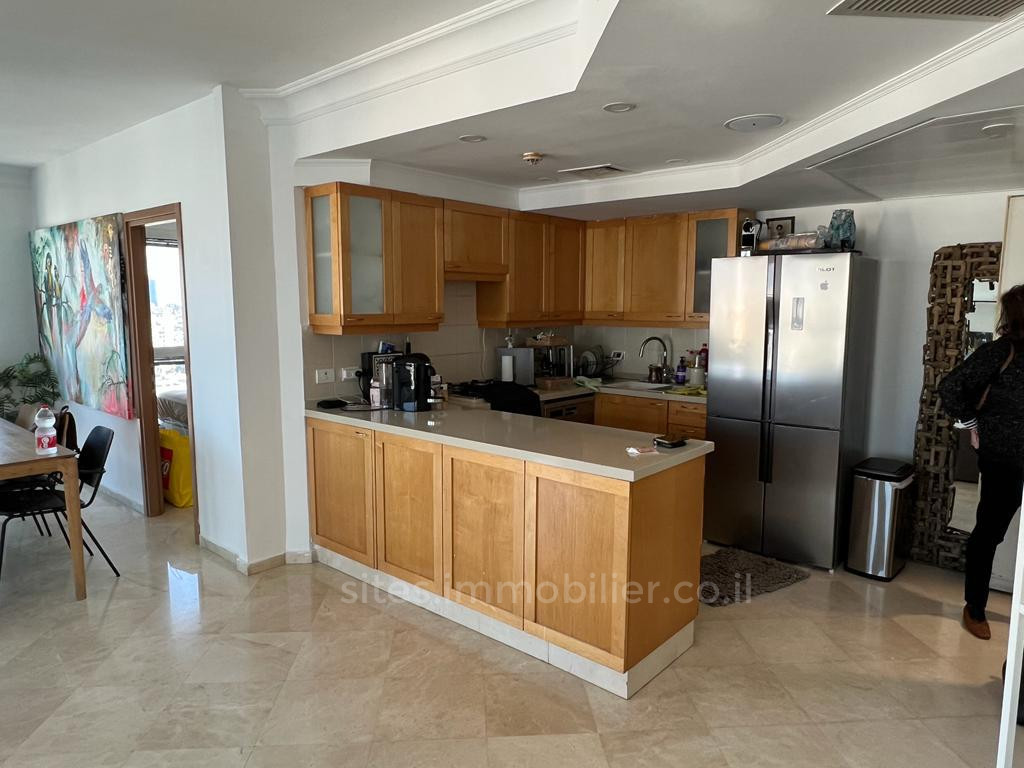 Appartement 3 pièces  Tel Aviv 1ere ligne mer 457-IBL-1256