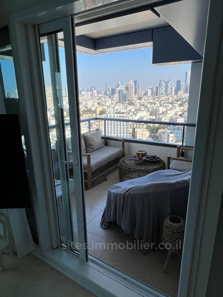 Appartement 3 pièces  Tel Aviv 1ere ligne mer 457-IBL-1256