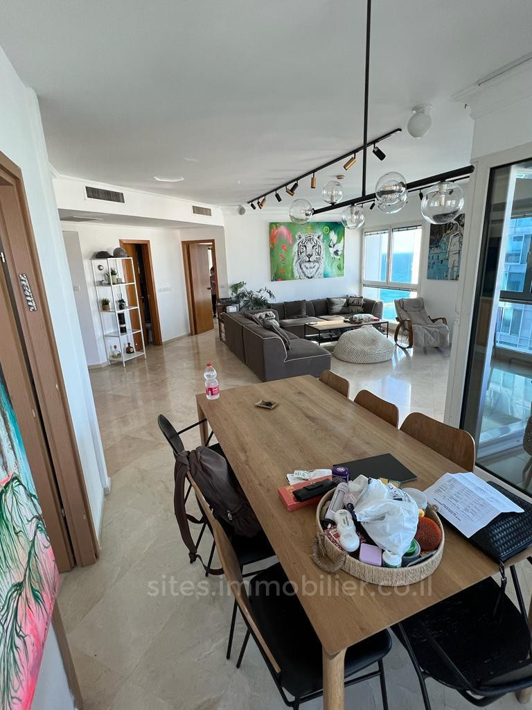 Appartement 3 pièces  Tel Aviv 1ere ligne mer 457-IBL-1256