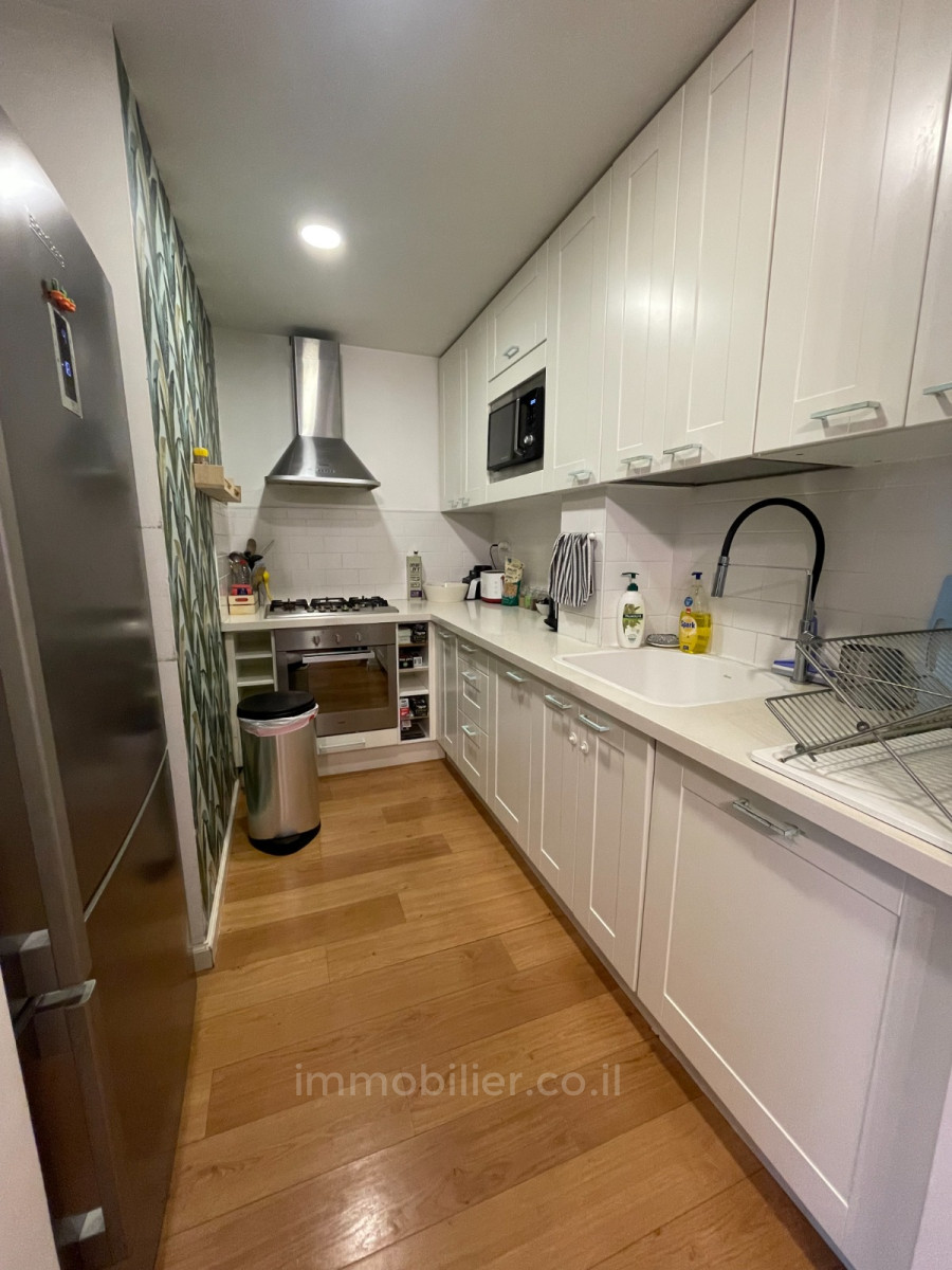 Ground floor 3 rooms Tel Aviv Habima 457-IBL-1422