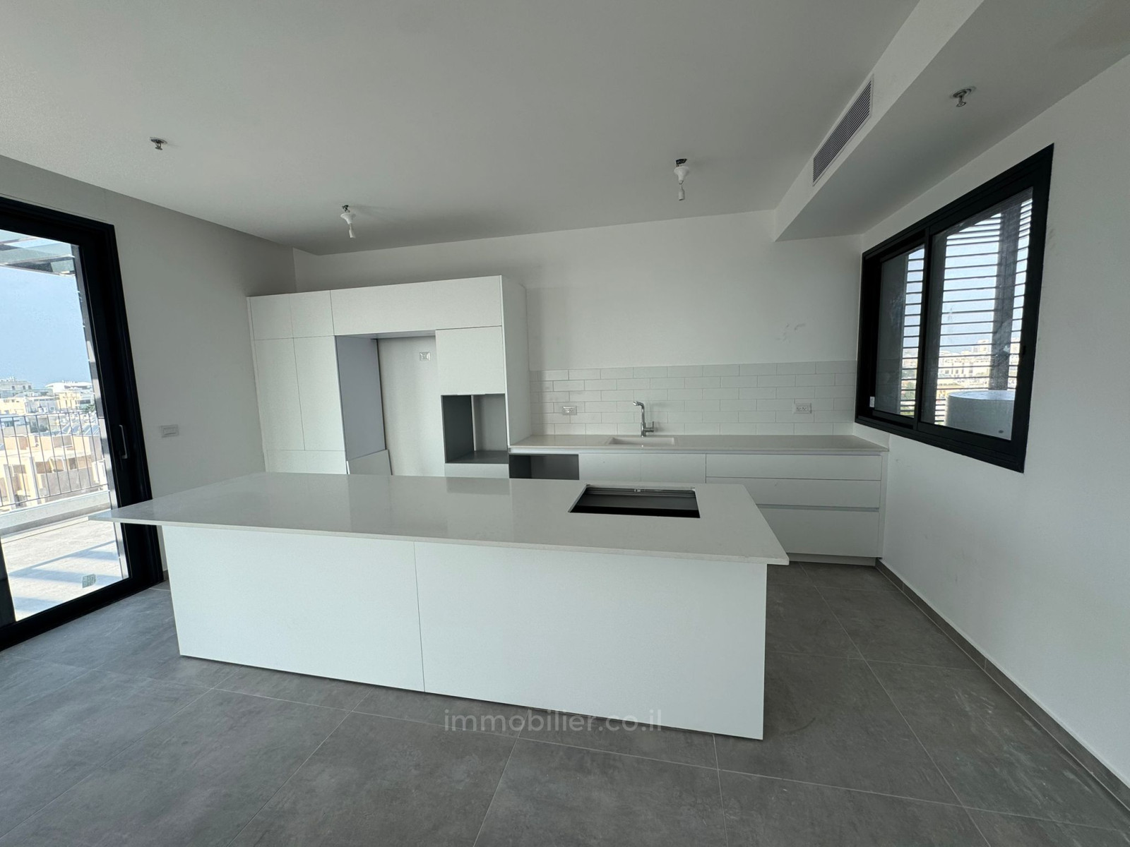 Villa 4.5 rooms Tel Aviv Hatsafon hayachan 457-IBL-1429