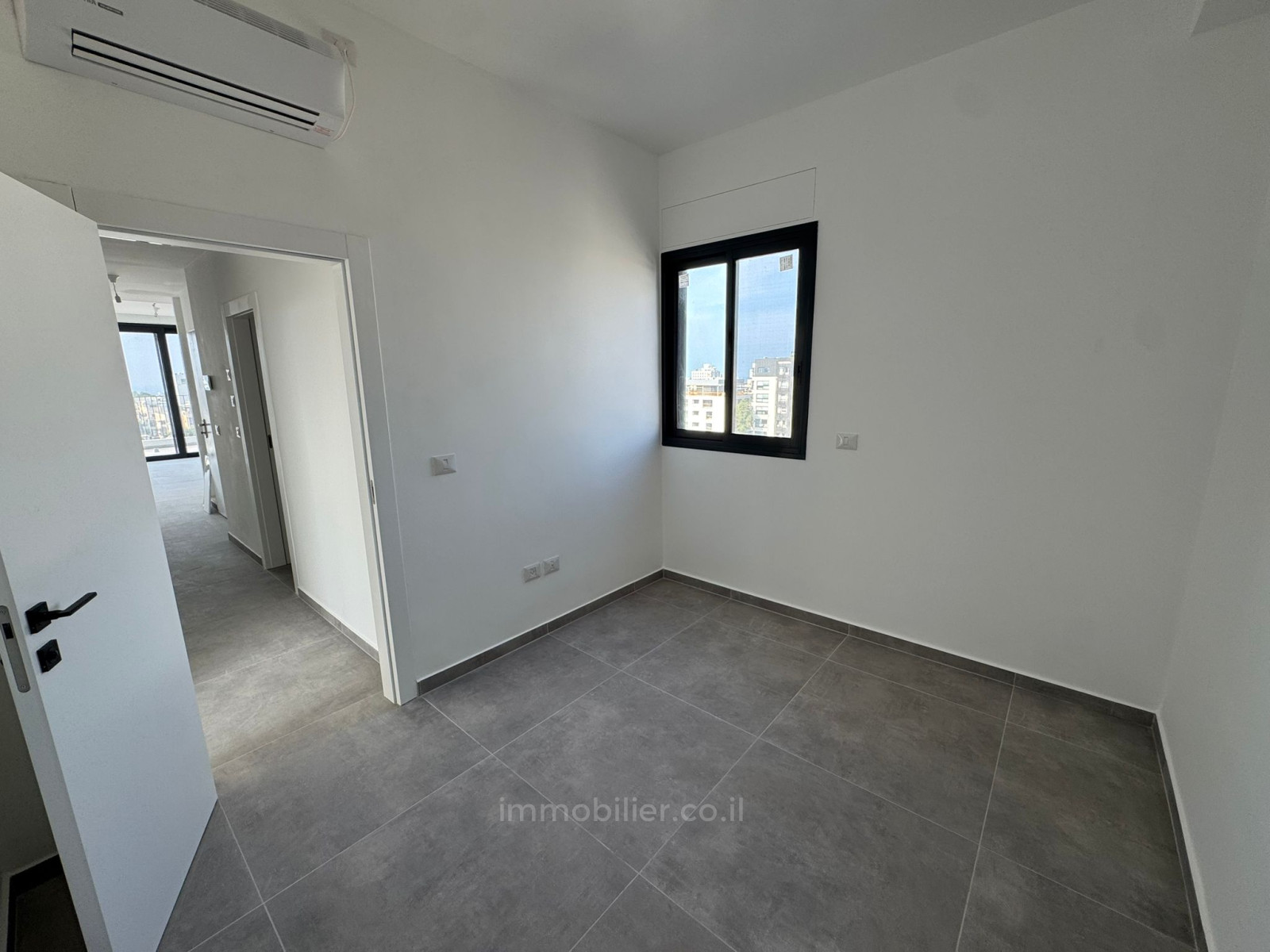 Villa 4.5 rooms Tel Aviv Hatsafon hayachan 457-IBL-1429
