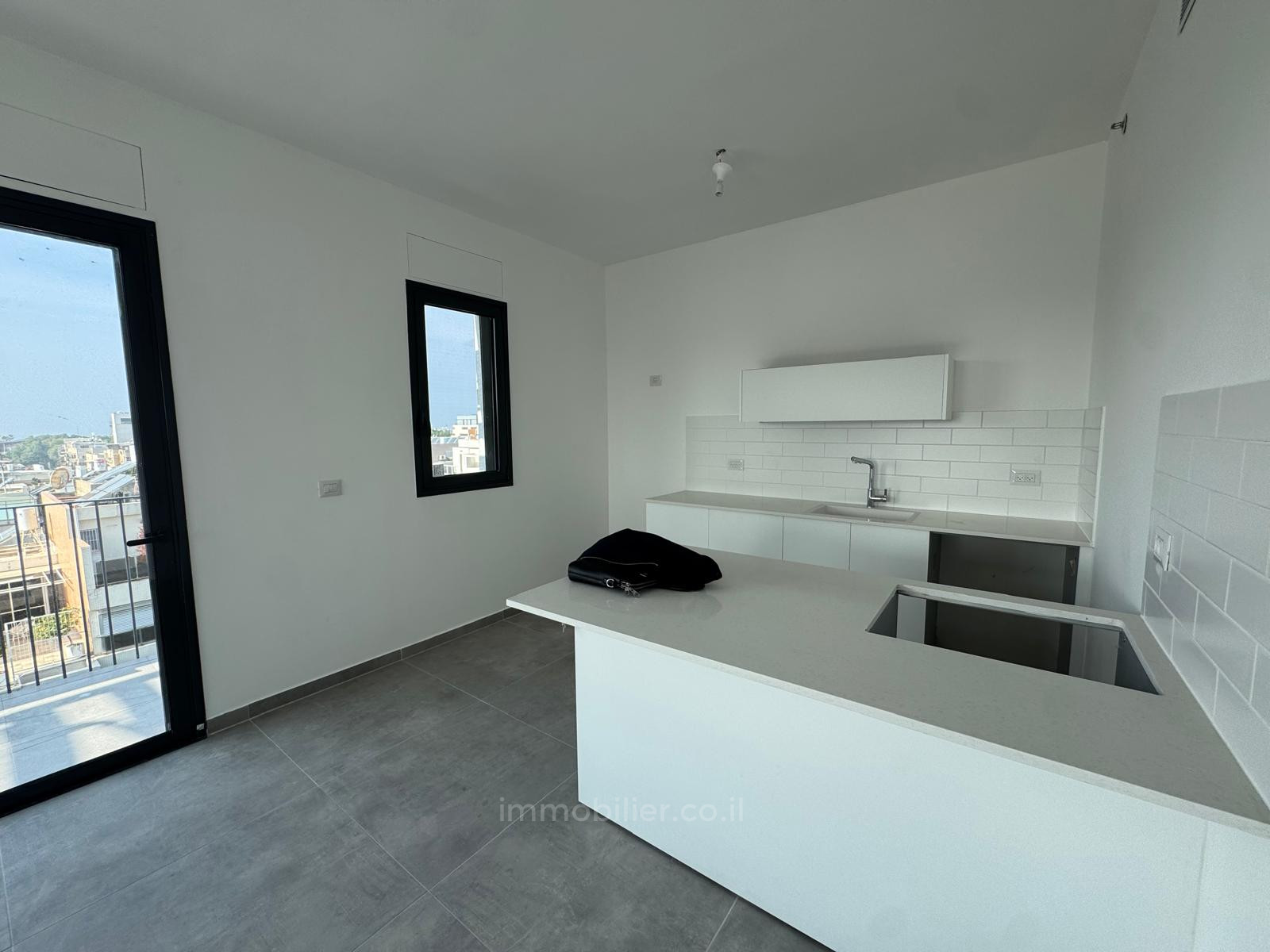 Appartement 3 pièces  Tel Aviv Bazel 457-IBL-1433