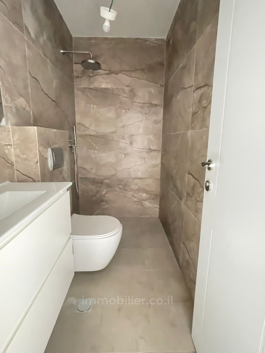 Apartment 4 rooms Tel Aviv City center 457-IBL-1435