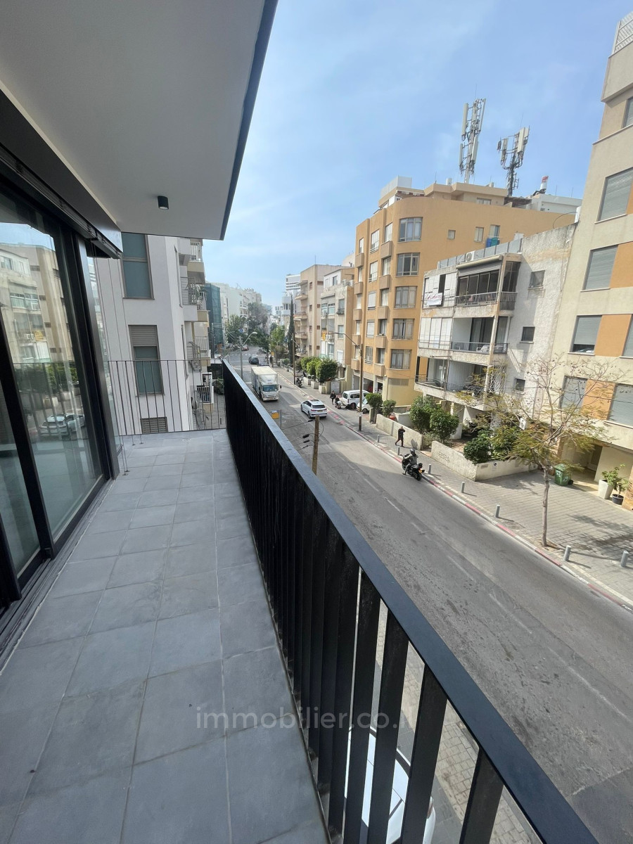 Apartment 4 rooms Tel Aviv City center 457-IBL-1435