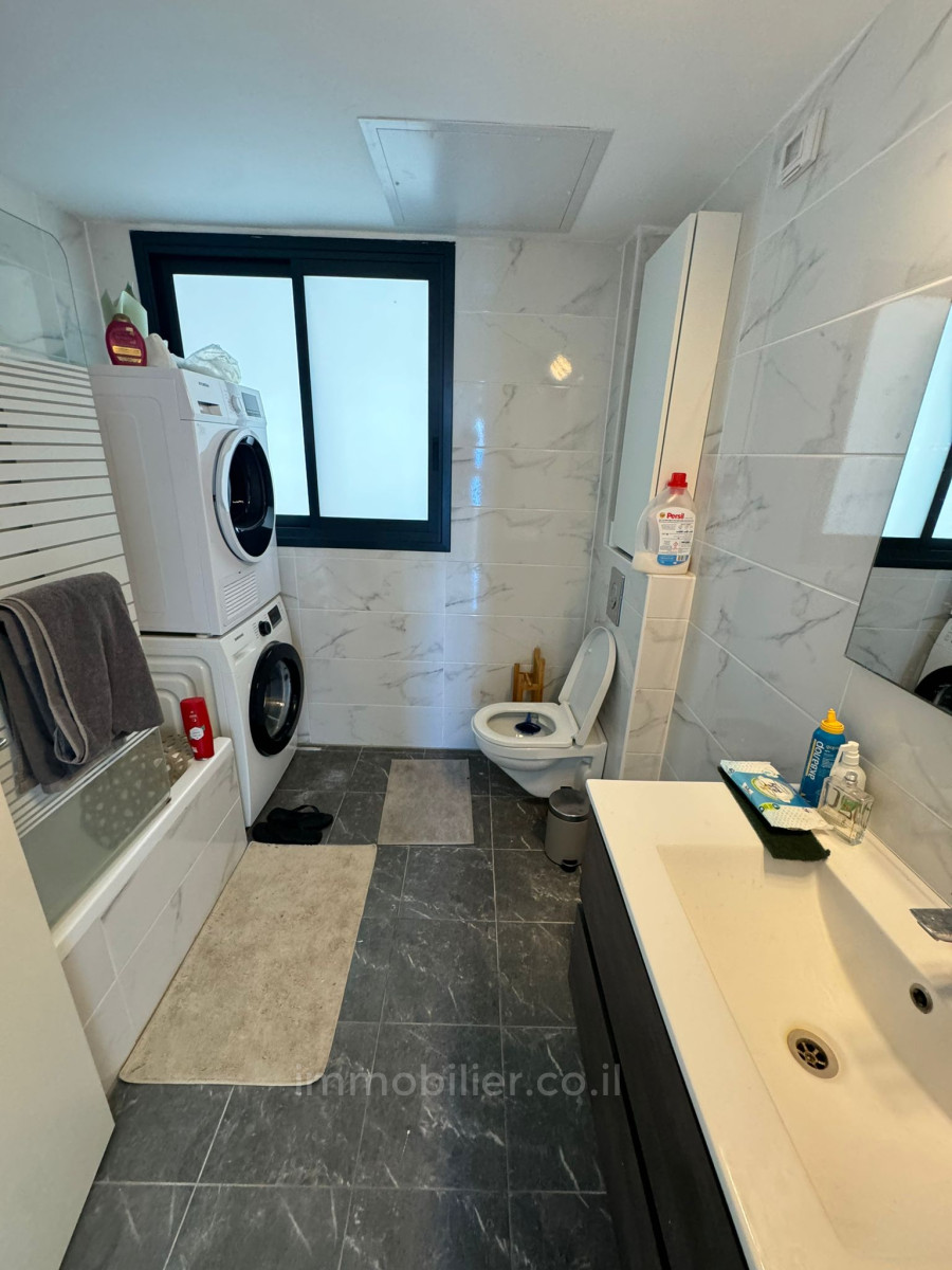 Apartment 3 rooms Netanya Kikar 457-IBL-1436