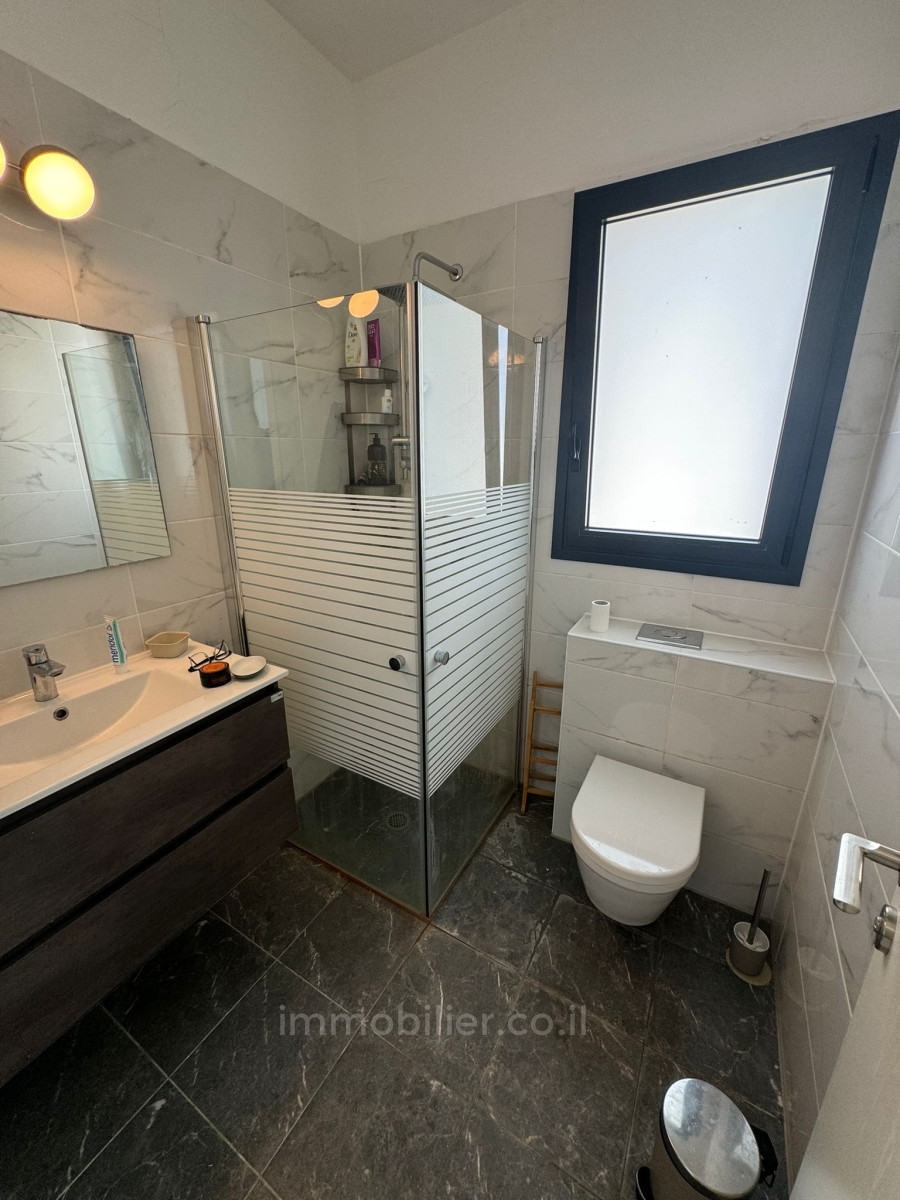 Apartment 3 rooms Netanya Kikar 457-IBL-1436