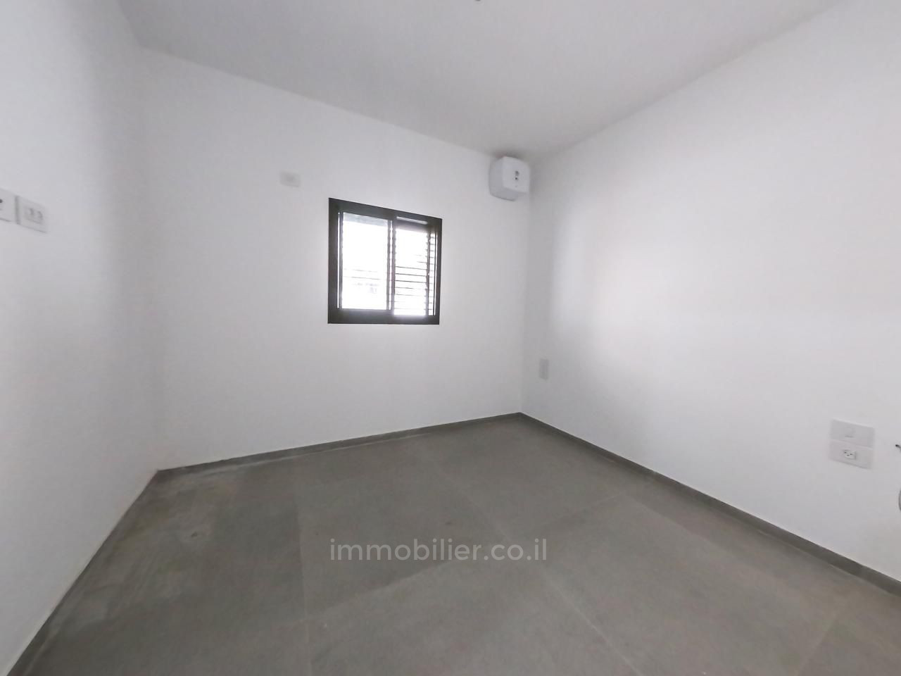 Rez de jardin 2 pièces  Tel Aviv Bazel 457-IBL-1451