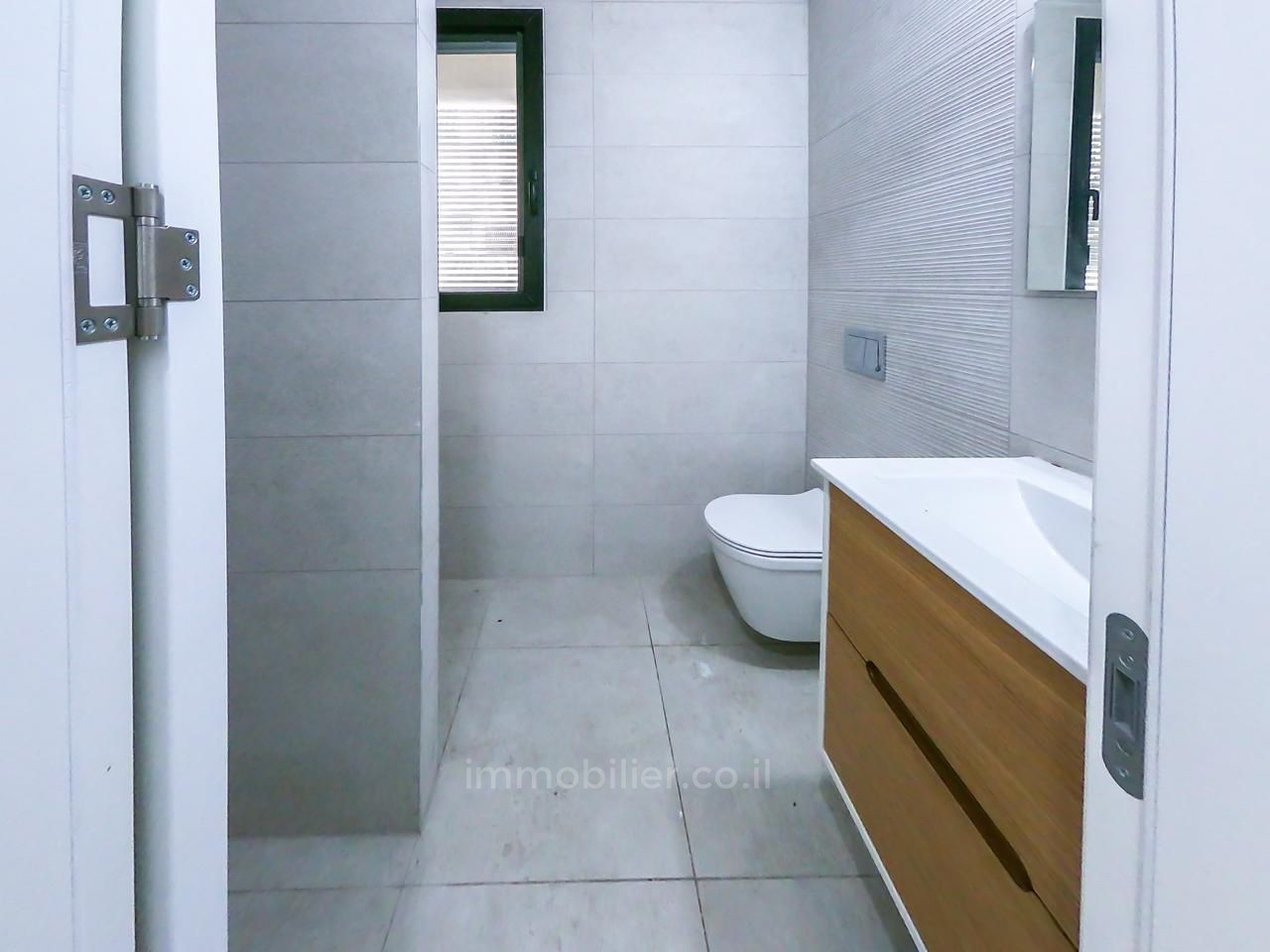 Rez de jardin 2 pièces  Tel Aviv Bazel 457-IBL-1451