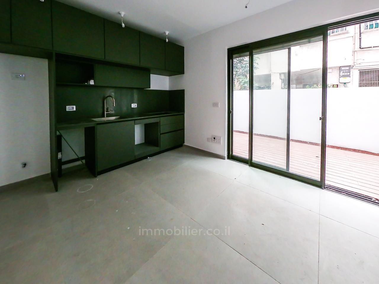 Rez de jardin 2 pièces  Tel Aviv Bazel 457-IBL-1451