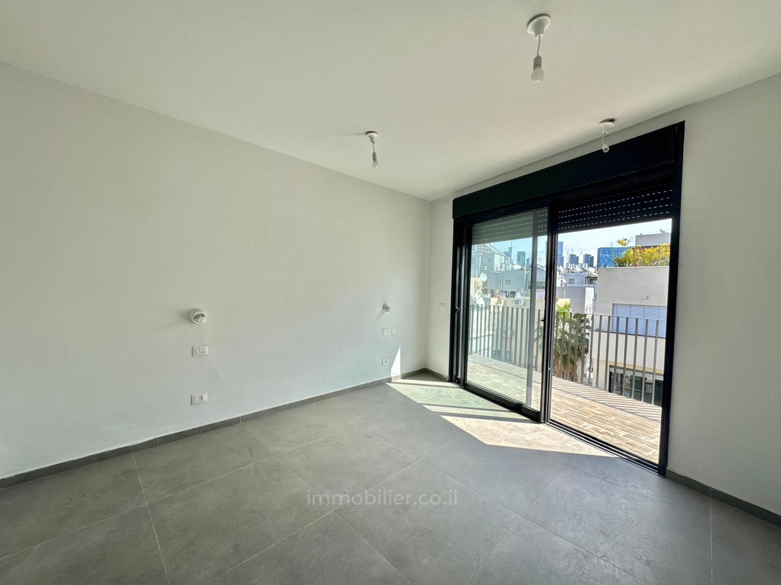Duplex-Penthouse 5 rooms Tel Aviv City center 457-IBL-1462