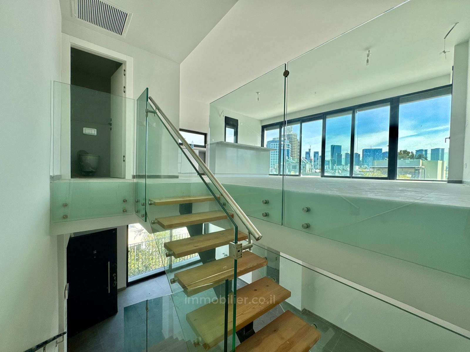 Duplex-Penthouse 5 rooms Tel Aviv City center 457-IBL-1462
