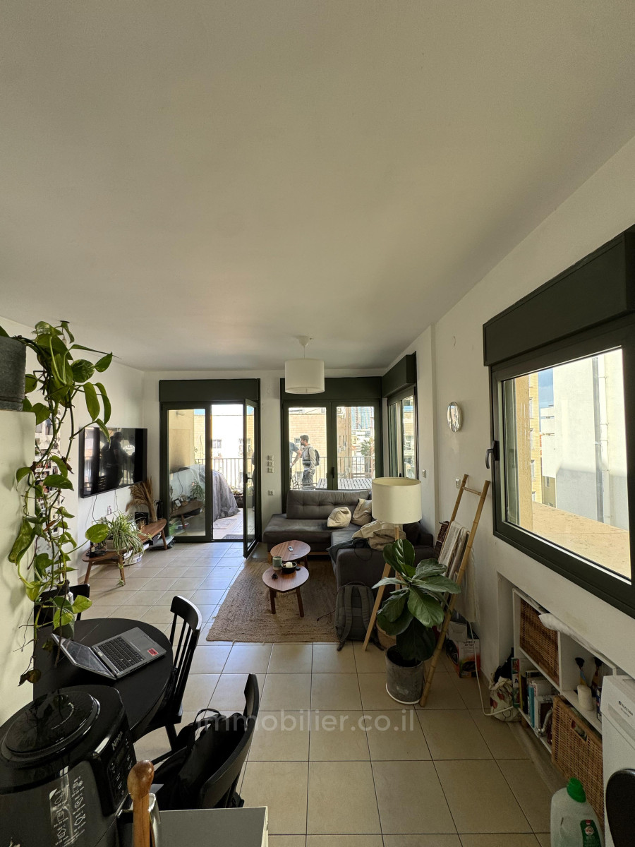 Mini-Penthouse 3 rooms Tel Aviv Lev Tel-Aviv 457-IBL-1471