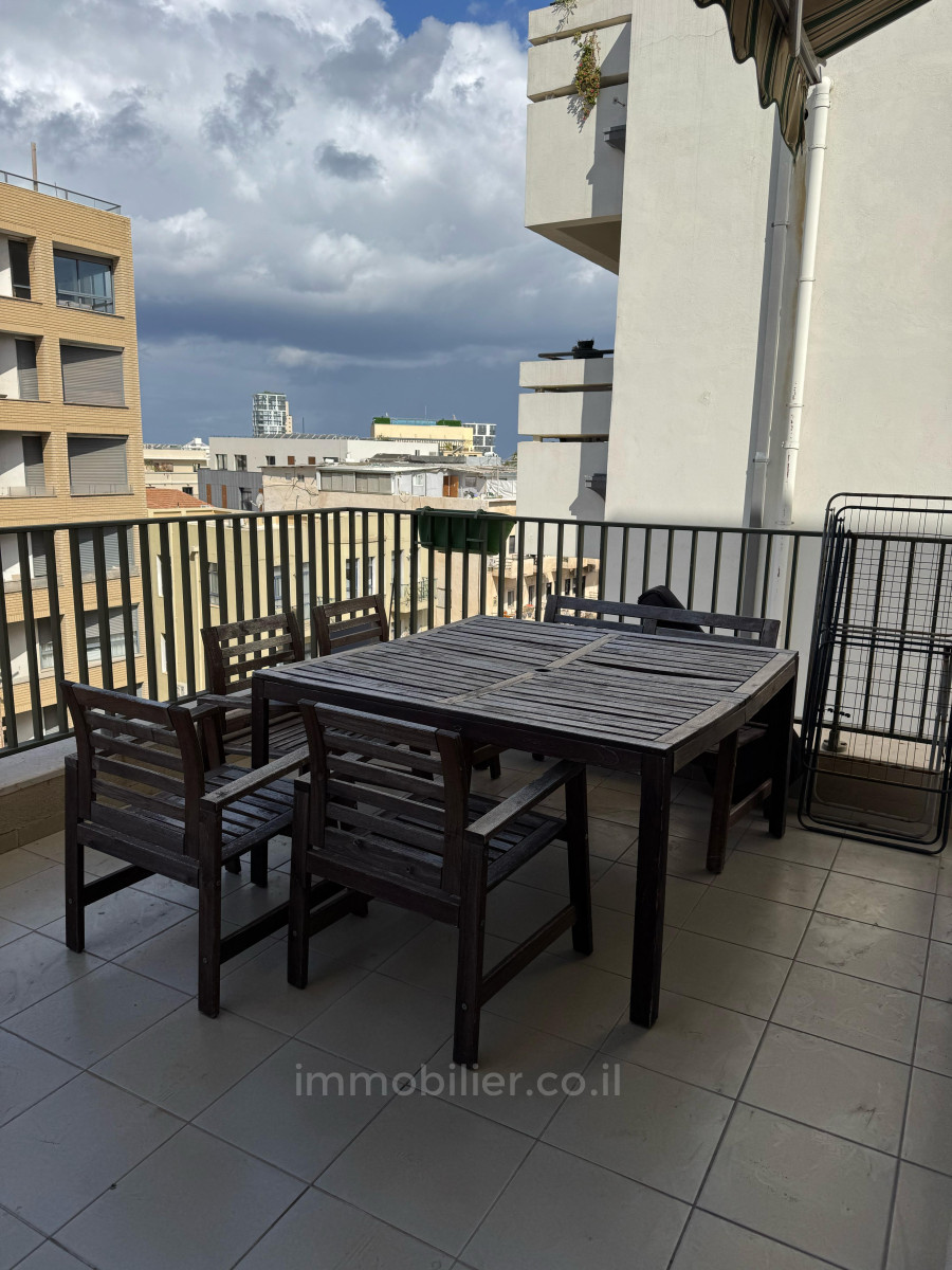 Mini-Penthouse 3 rooms Tel Aviv Lev Tel-Aviv 457-IBL-1471