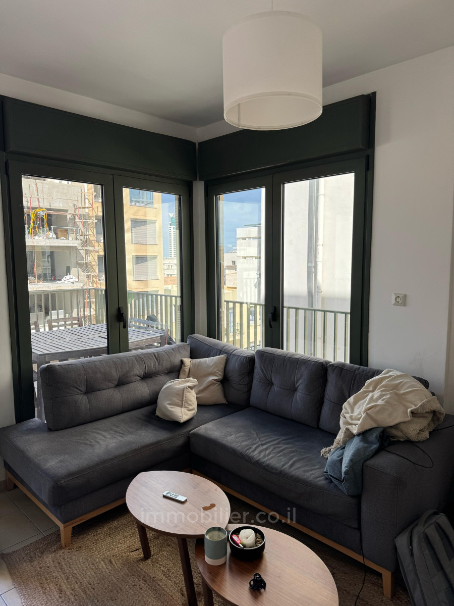 Mini-Penthouse 3 rooms Tel Aviv Lev Tel-Aviv 457-IBL-1471