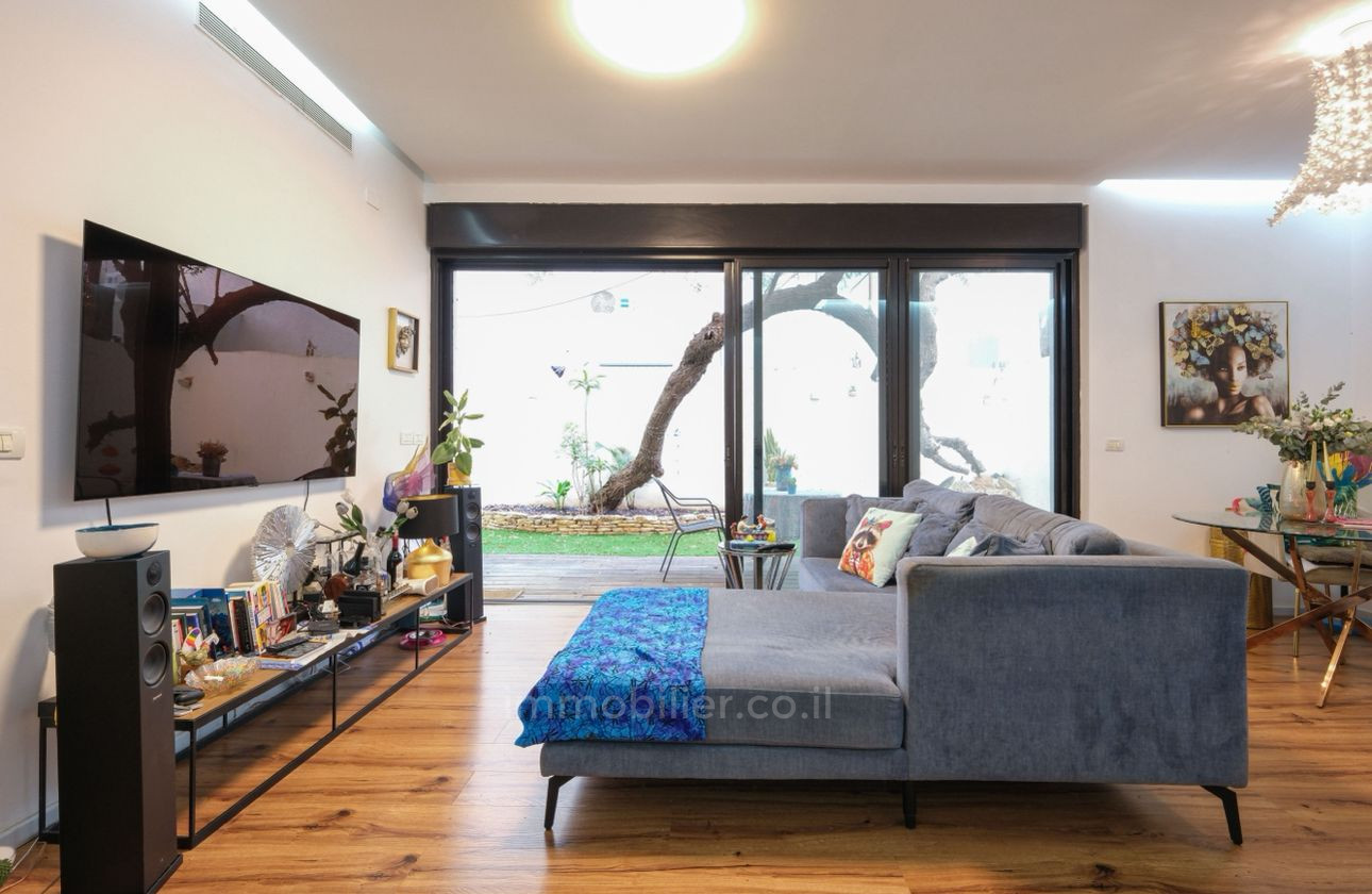 Ground floor 4 rooms Tel Aviv City center 457-IBL-1497