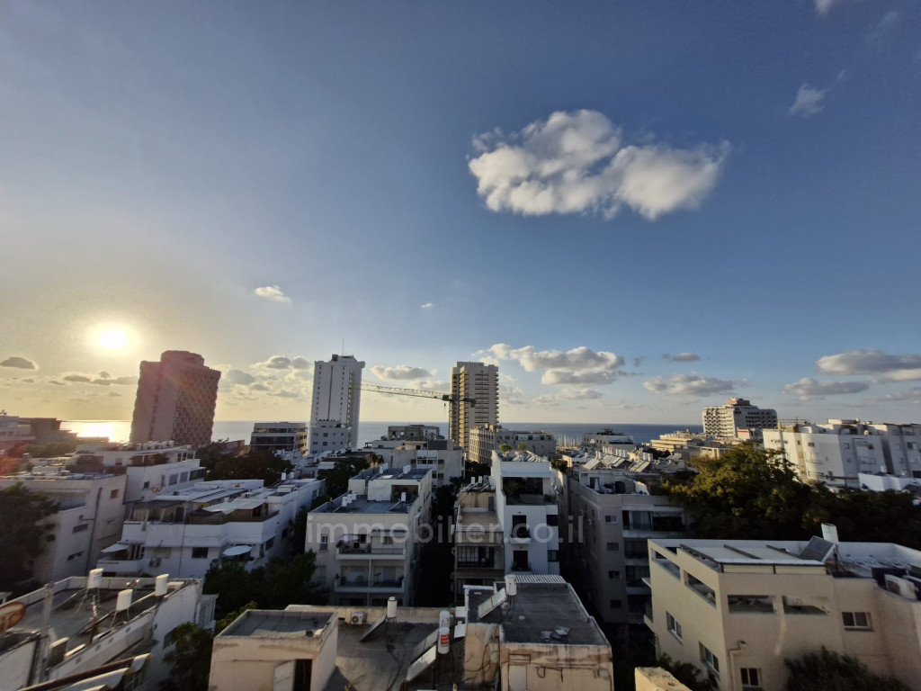 Duplex-Penthouse 5 rooms Tel Aviv City center 457-IBL-1522