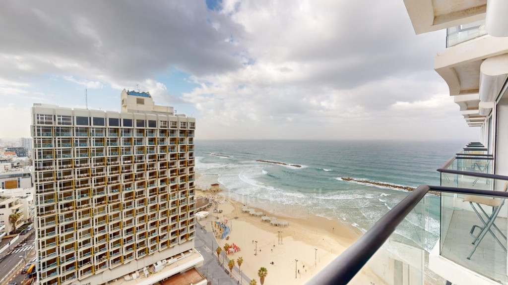 Apartment 4 rooms Tel Aviv First sea line 457-IBL-1527