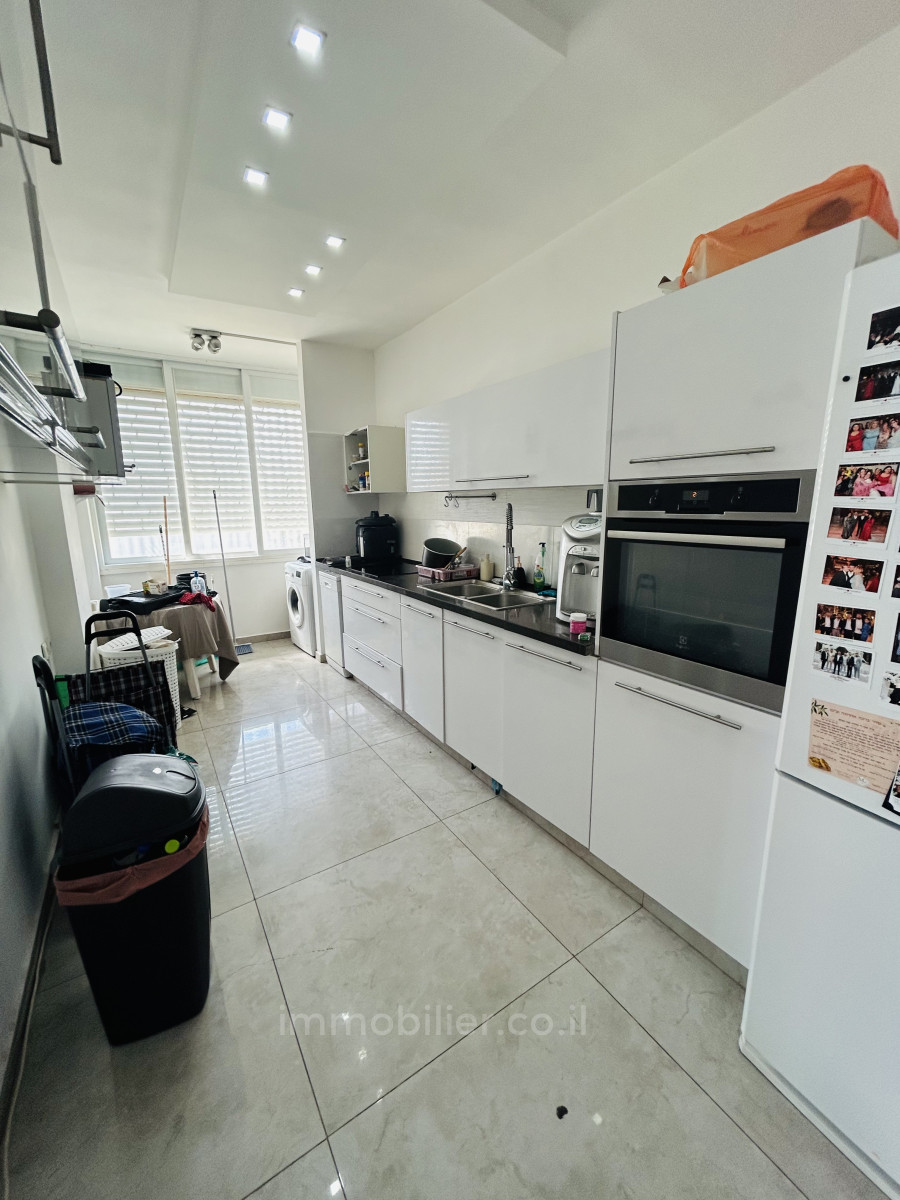Apartment 3 rooms Netanya City center 478-IBL-366