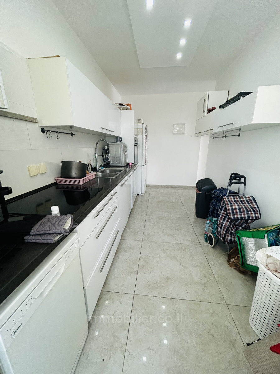 Apartment 3 rooms Netanya City center 478-IBL-366