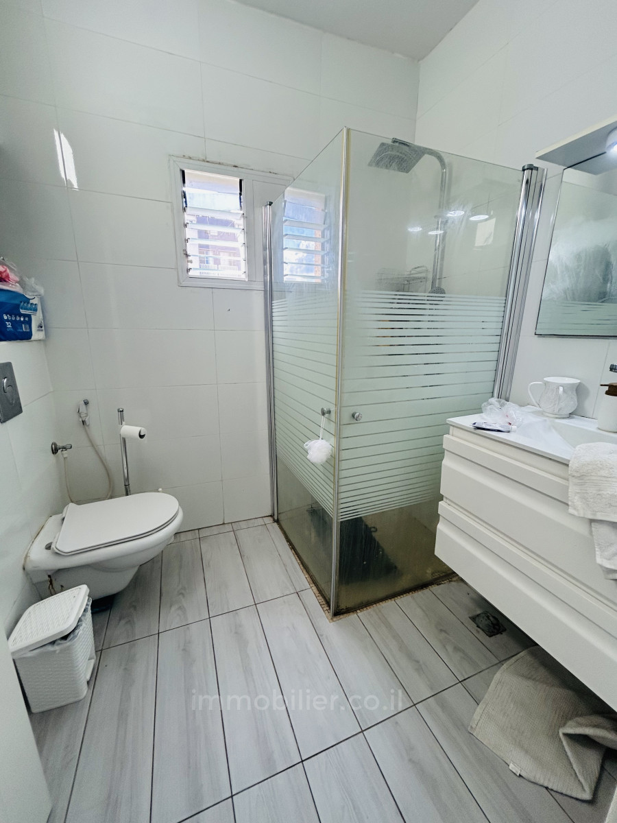 Apartment 3 rooms Netanya City center 478-IBL-366