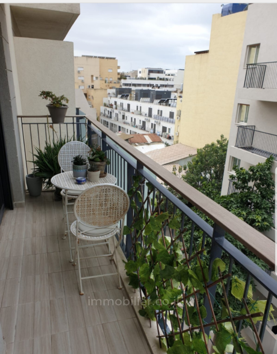 Apartment 3 rooms Tel Aviv Florentine 525-IBL-21