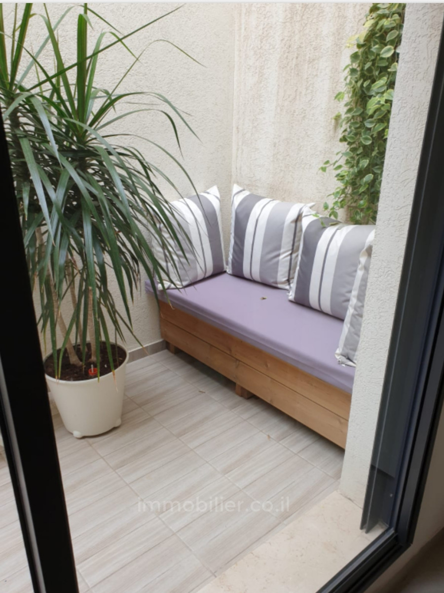 Apartment 3 rooms Tel Aviv Florentine 525-IBL-21