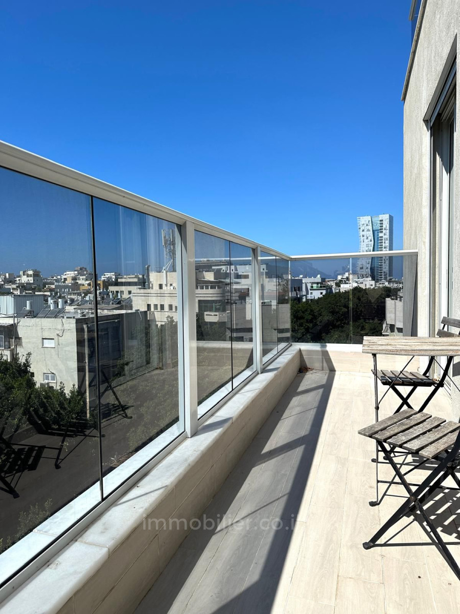 Apartment 3 rooms Tel Aviv Dizengof 527-IBL-171