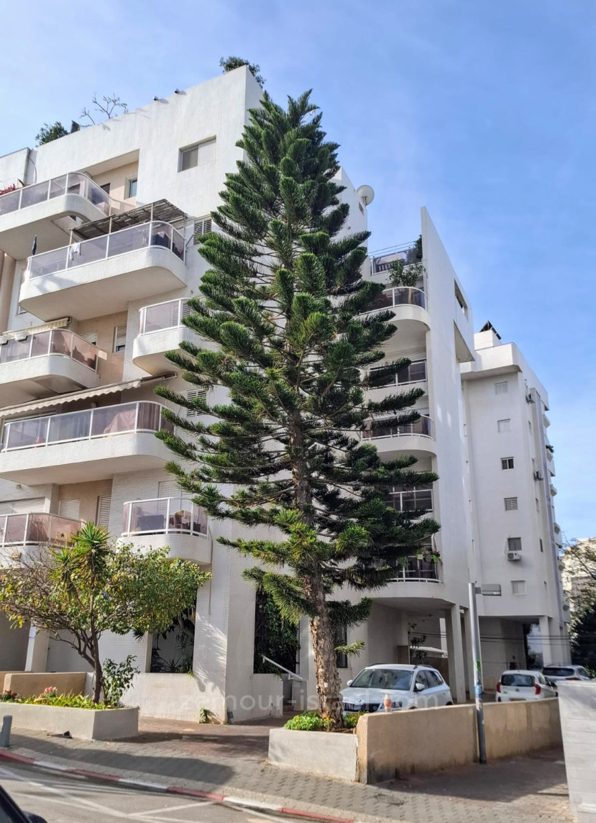 Apartment 4 rooms Tel Aviv Bavli 60-IBL-1393