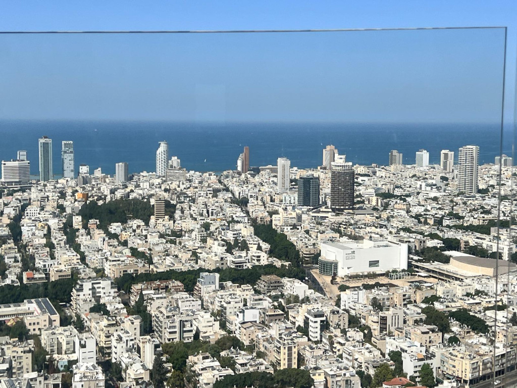 Apartment 3.5 rooms Tel Aviv City center 60-IBL-1462