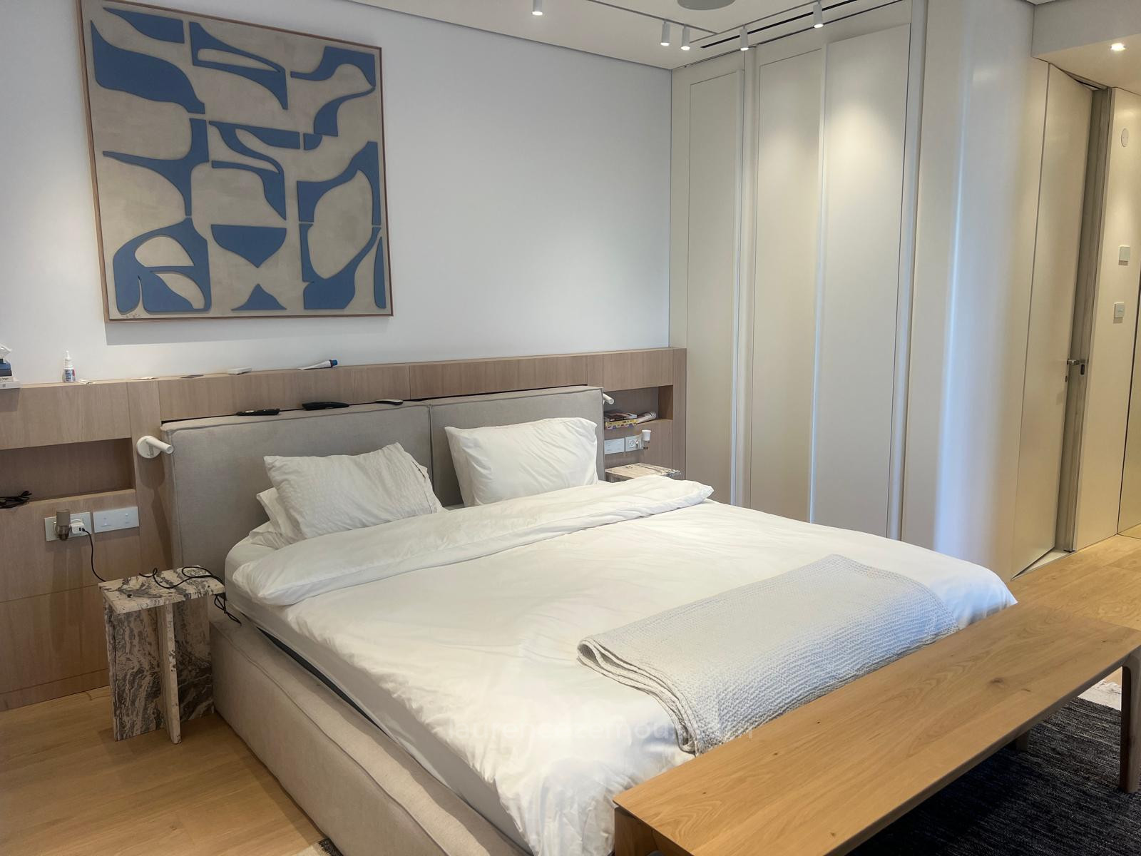 Apartment 3.5 rooms Tel Aviv City center 60-IBL-1462