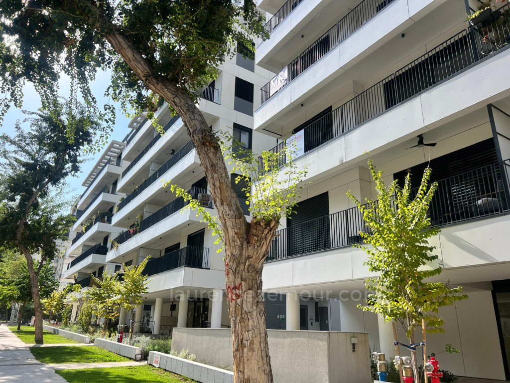 Appartement 5 pi&egrave;ces  Tel Aviv Kikar Hamedina 60-IBL-1478