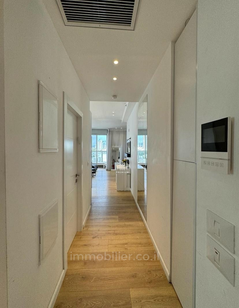 Appartement 2.5 pièces  Tel Aviv Dizengof 627-IBL-19