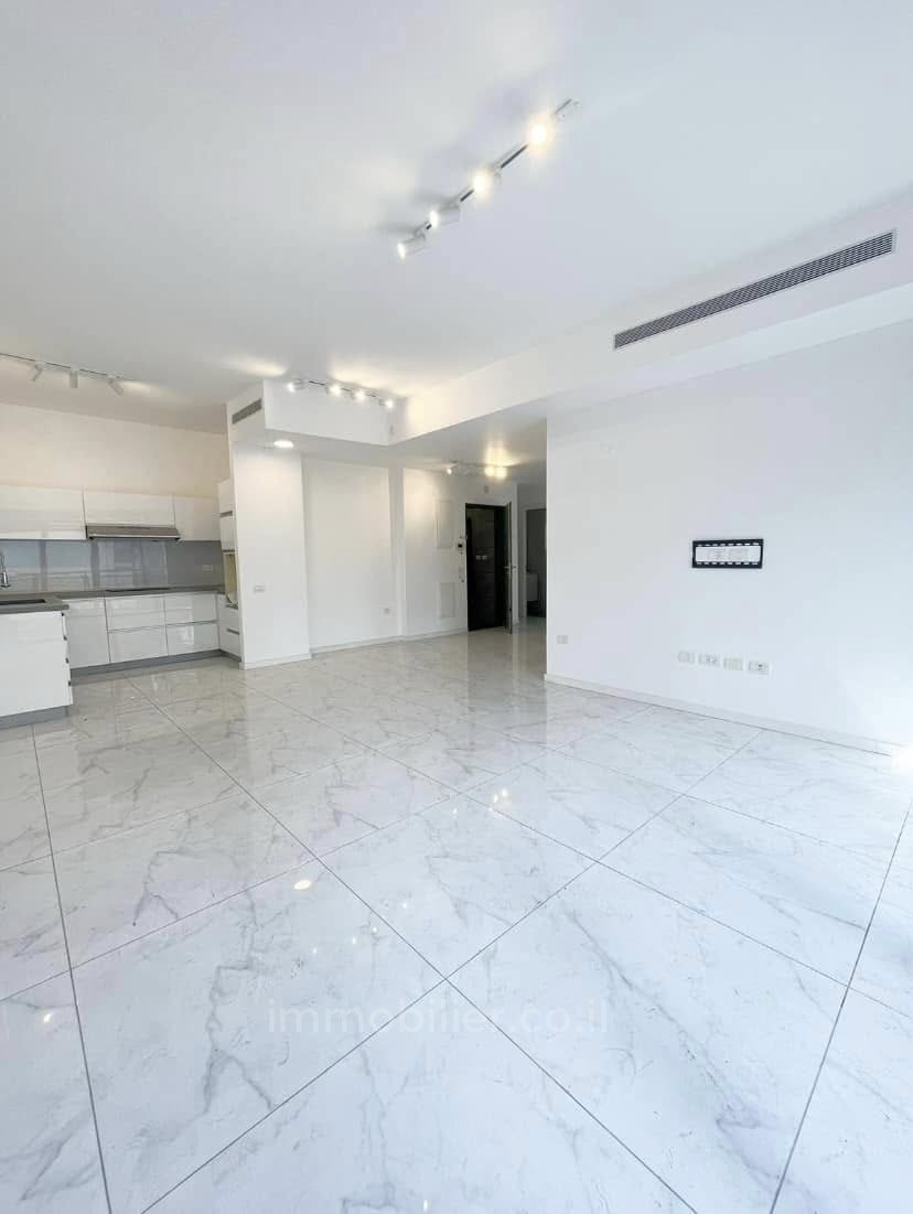 Appartement 4 pièces  Tel Aviv 1ere ligne mer 627-IBL-24