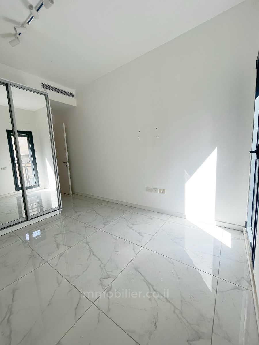 Appartement 4 pièces  Tel Aviv 1ere ligne mer 627-IBL-24