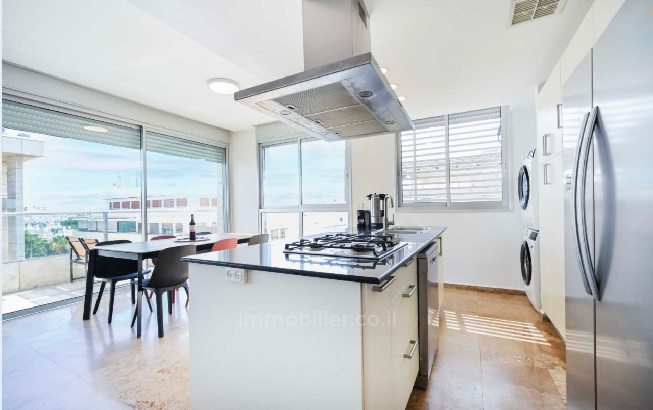 Appartement 4 pièces  Tel Aviv 1ere ligne mer 627-IBL-28