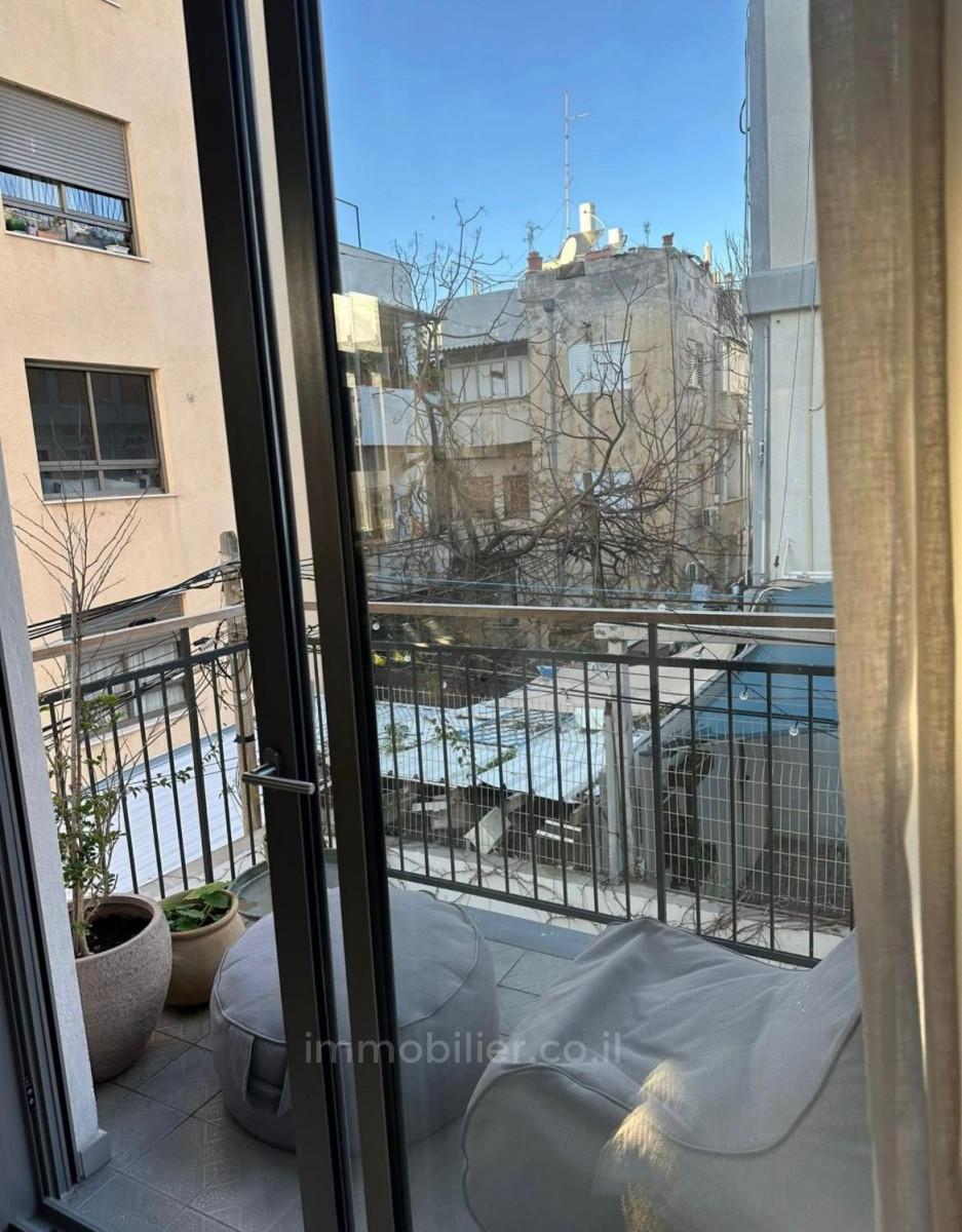 Appartement 3 pièces  Tel Aviv 1ere ligne mer 627-IBL-29