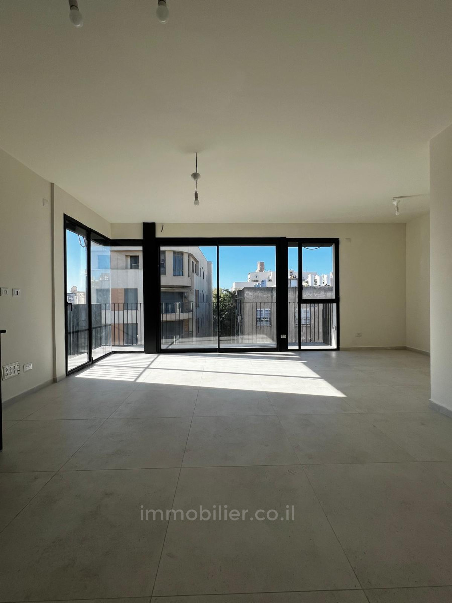 Appartement 3 pièces  Tel Aviv 1ere ligne mer 627-IBL-36