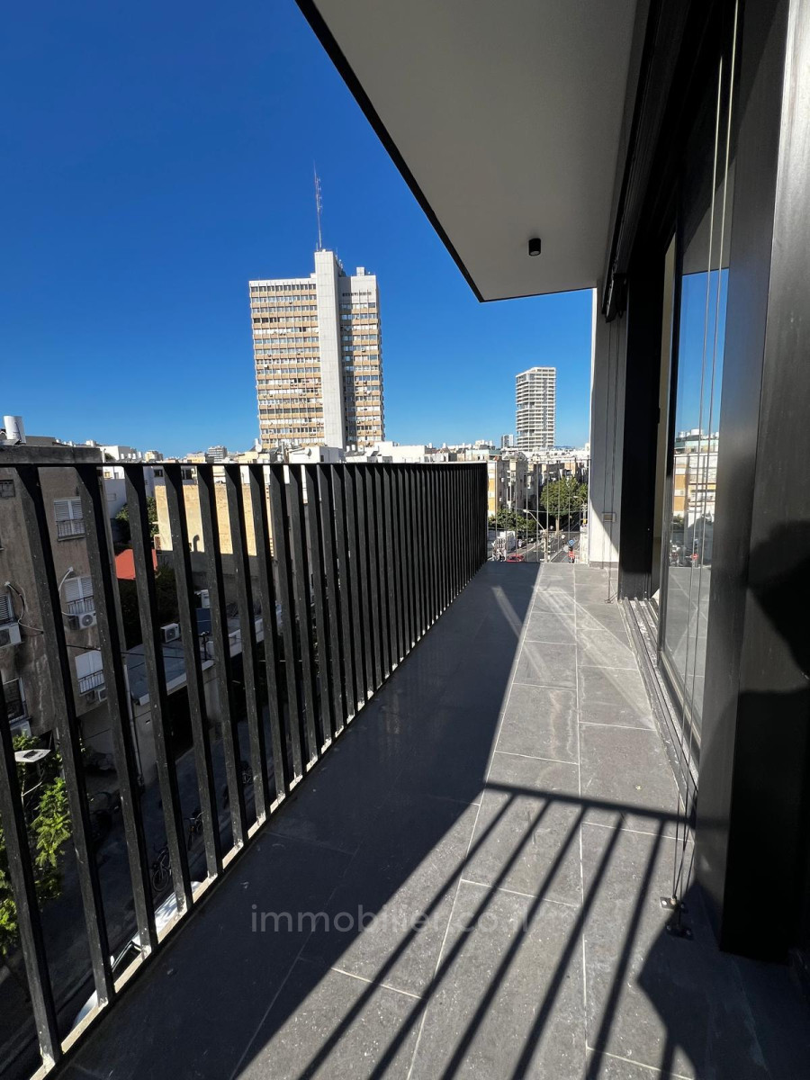 Appartement 3 pièces  Tel Aviv 1ere ligne mer 627-IBL-36