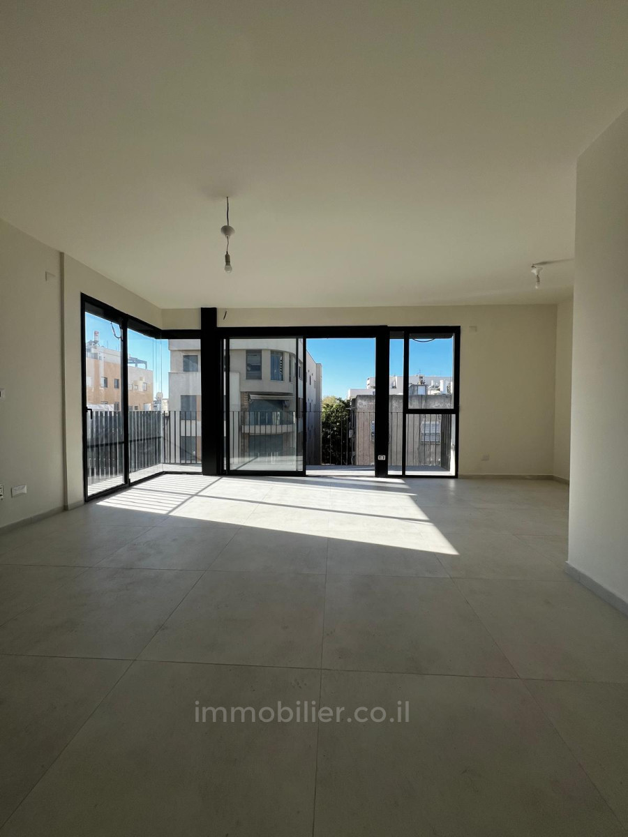 Appartement 3 pièces  Tel Aviv 1ere ligne mer 627-IBL-36