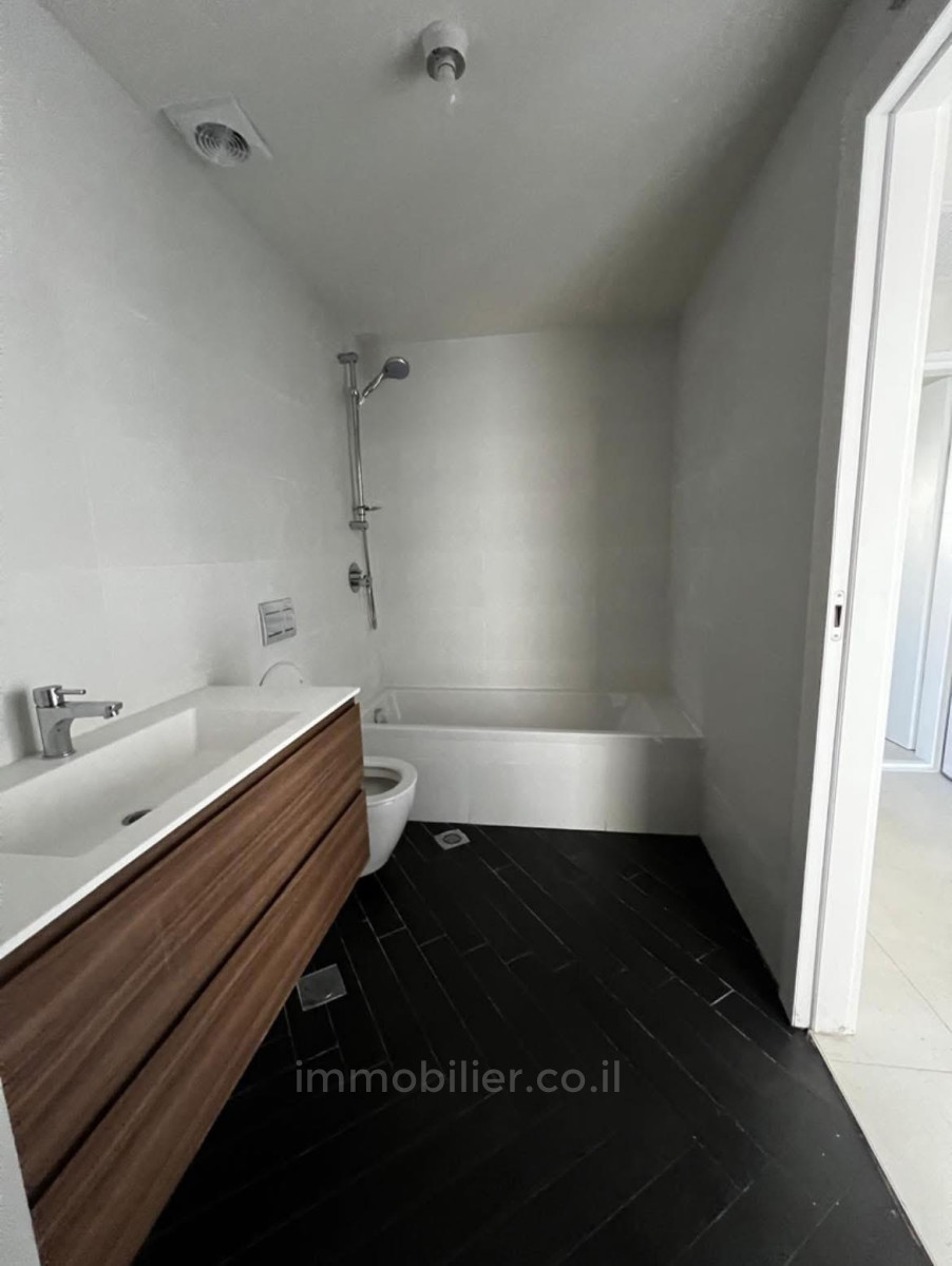 Appartement 3 pièces  Tel Aviv 1ere ligne mer 627-IBL-36