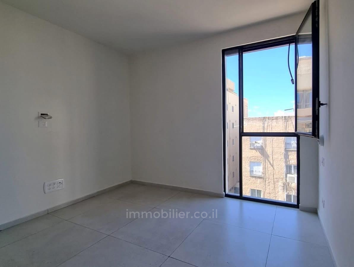 Appartement 3 pièces  Tel Aviv 1ere ligne mer 627-IBL-36
