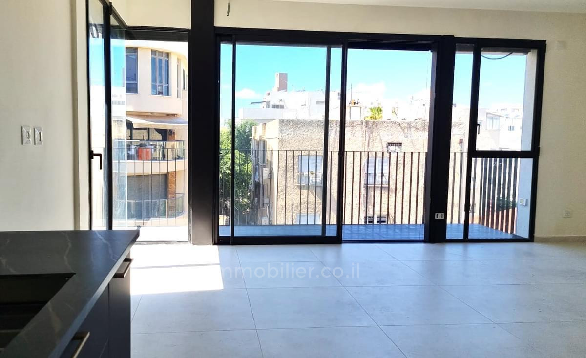 Appartement 3 pièces  Tel Aviv 1ere ligne mer 627-IBL-36