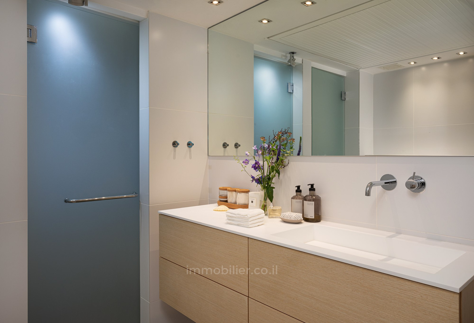 Apartment 4 rooms Tel Aviv First sea line 651-IBL-10