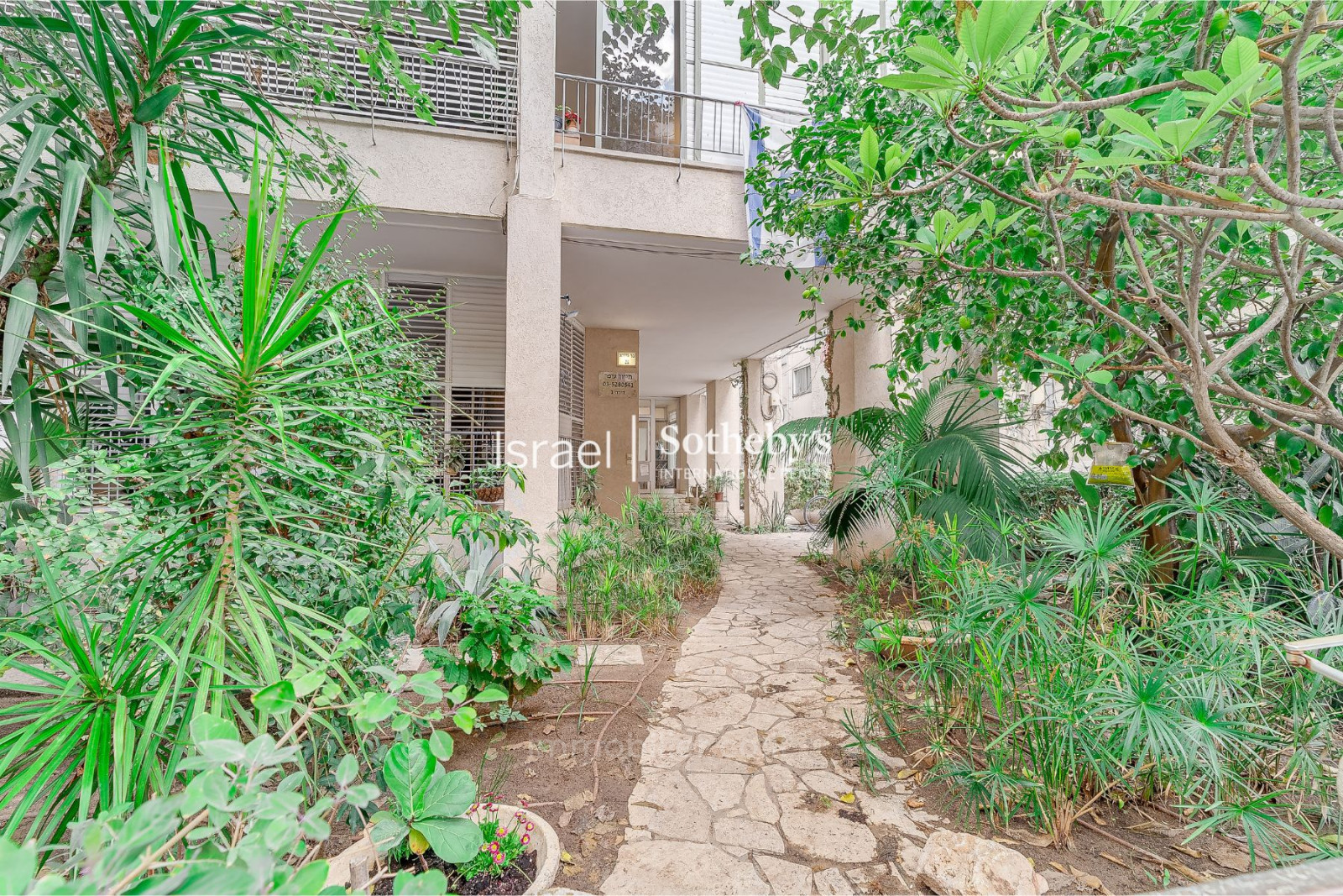 Apartment 3 rooms Tel Aviv Dizengof 651-IBL-36