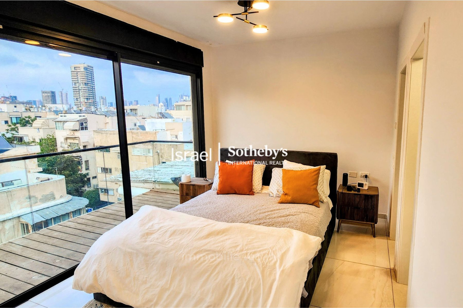 Penthouse 4 rooms Tel Aviv Lev Tel-Aviv 651-IBL-49