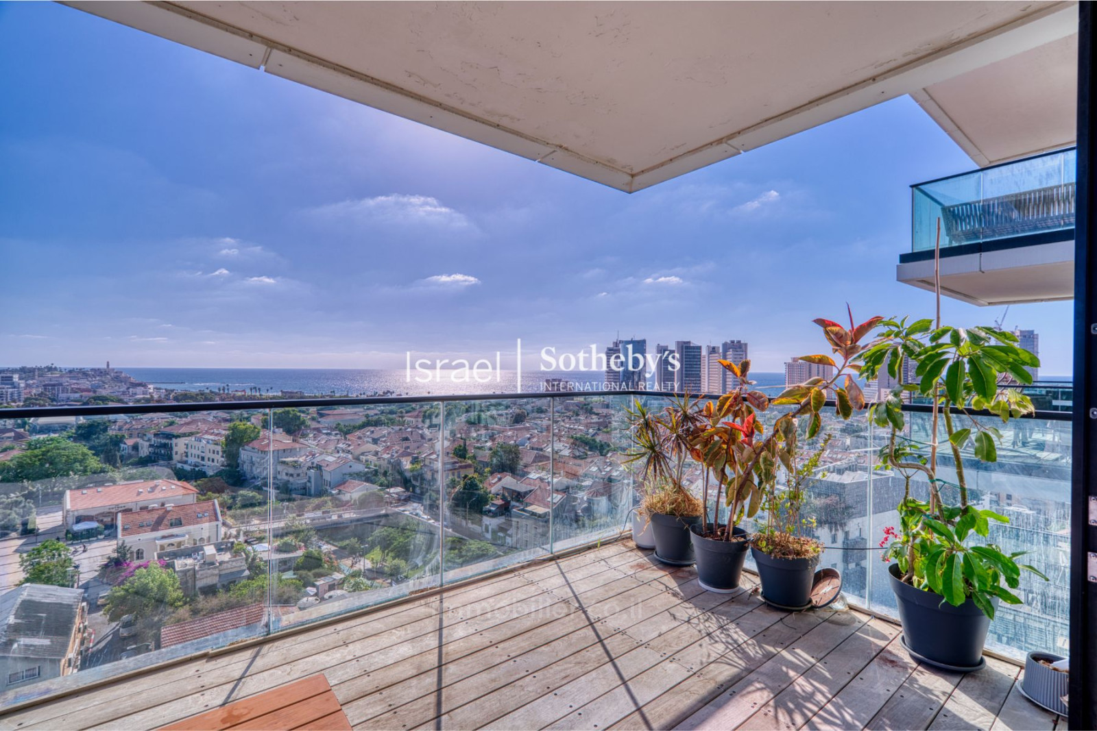 Apartment 5 rooms Tel Aviv Neve Tsedek 651-IBL-52