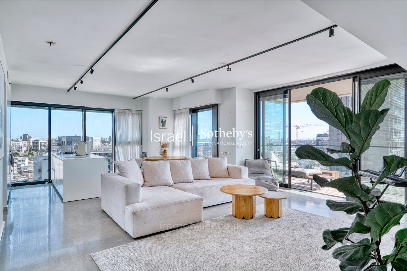 Apartment 5 rooms Tel Aviv Neve Tsedek 651-IBL-52