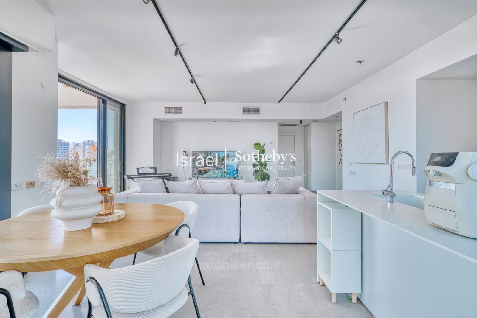 Apartment 5 rooms Tel Aviv Neve Tsedek 651-IBL-52
